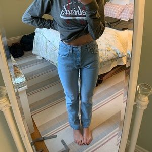Levi’s 501 Jeans in light wash, no rips